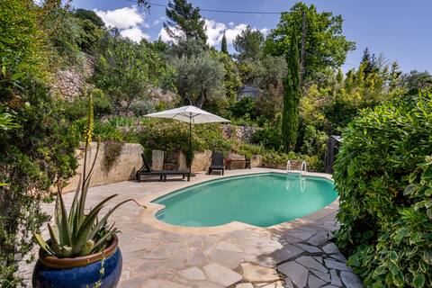 Beautifull villa with heated pool and views