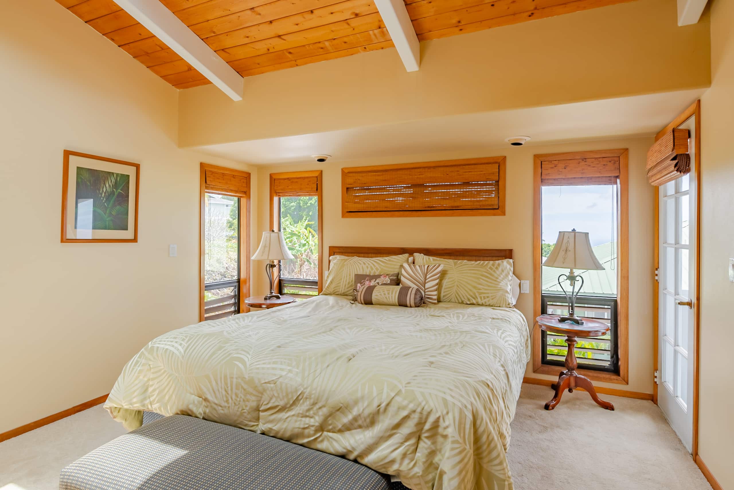 Home in Kailua-Kona · ★4.83 · 3 bedrooms · 4 beds · 2.5 baths - Image 17