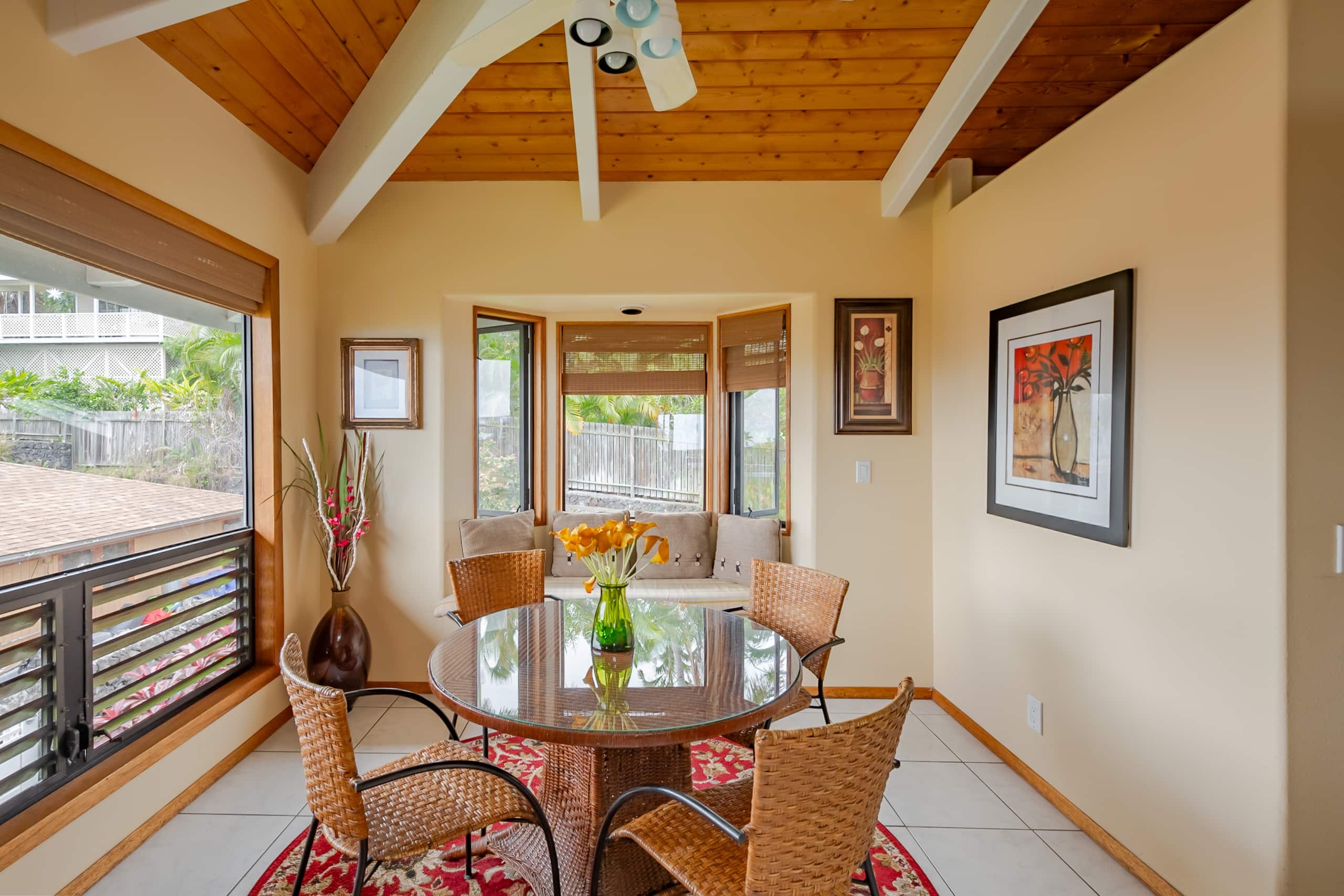 Home in Kailua-Kona · ★4.83 · 3 bedrooms · 4 beds · 2.5 baths - Image 12