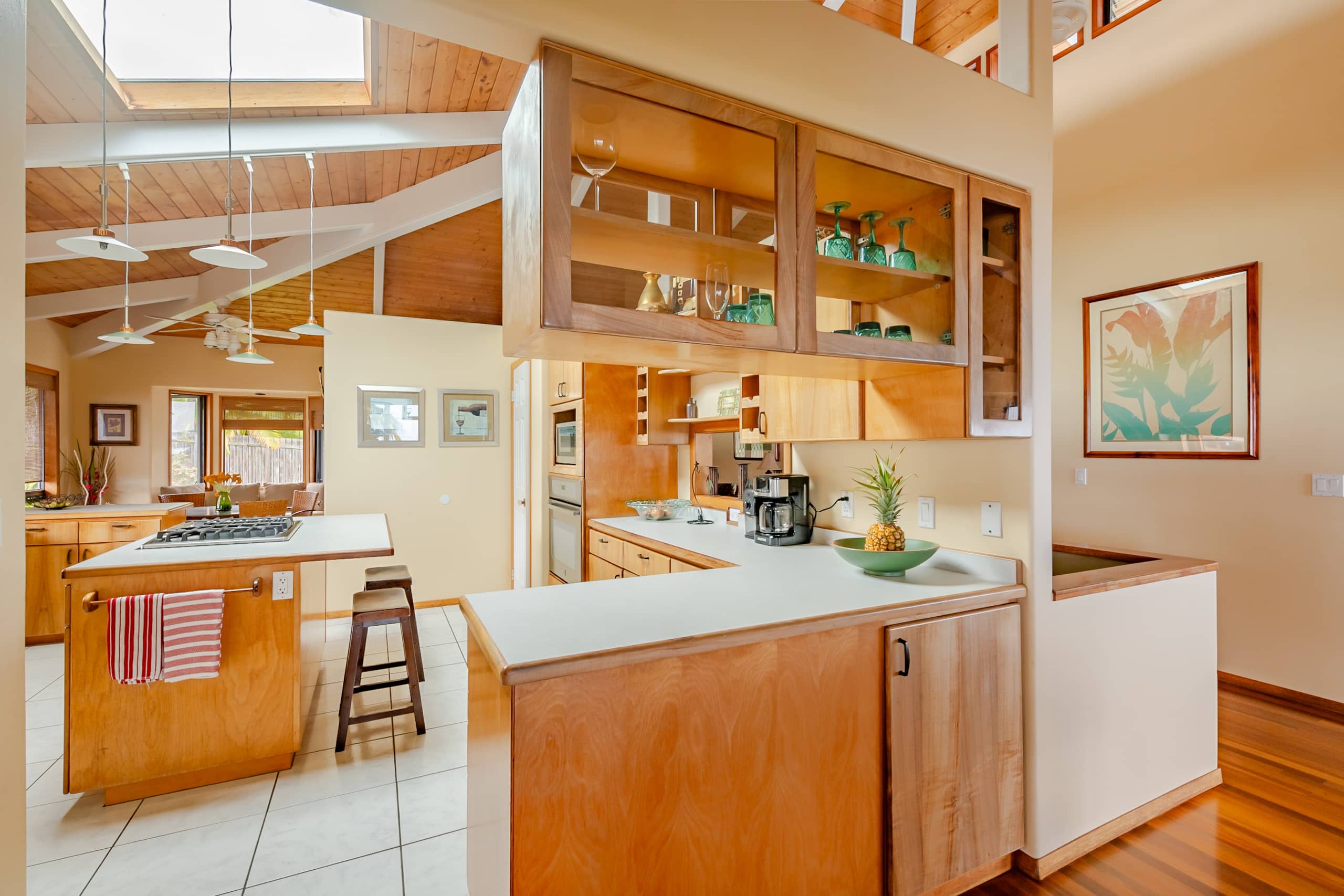 Home in Kailua-Kona · ★4.83 · 3 bedrooms · 4 beds · 2.5 baths - Image 8