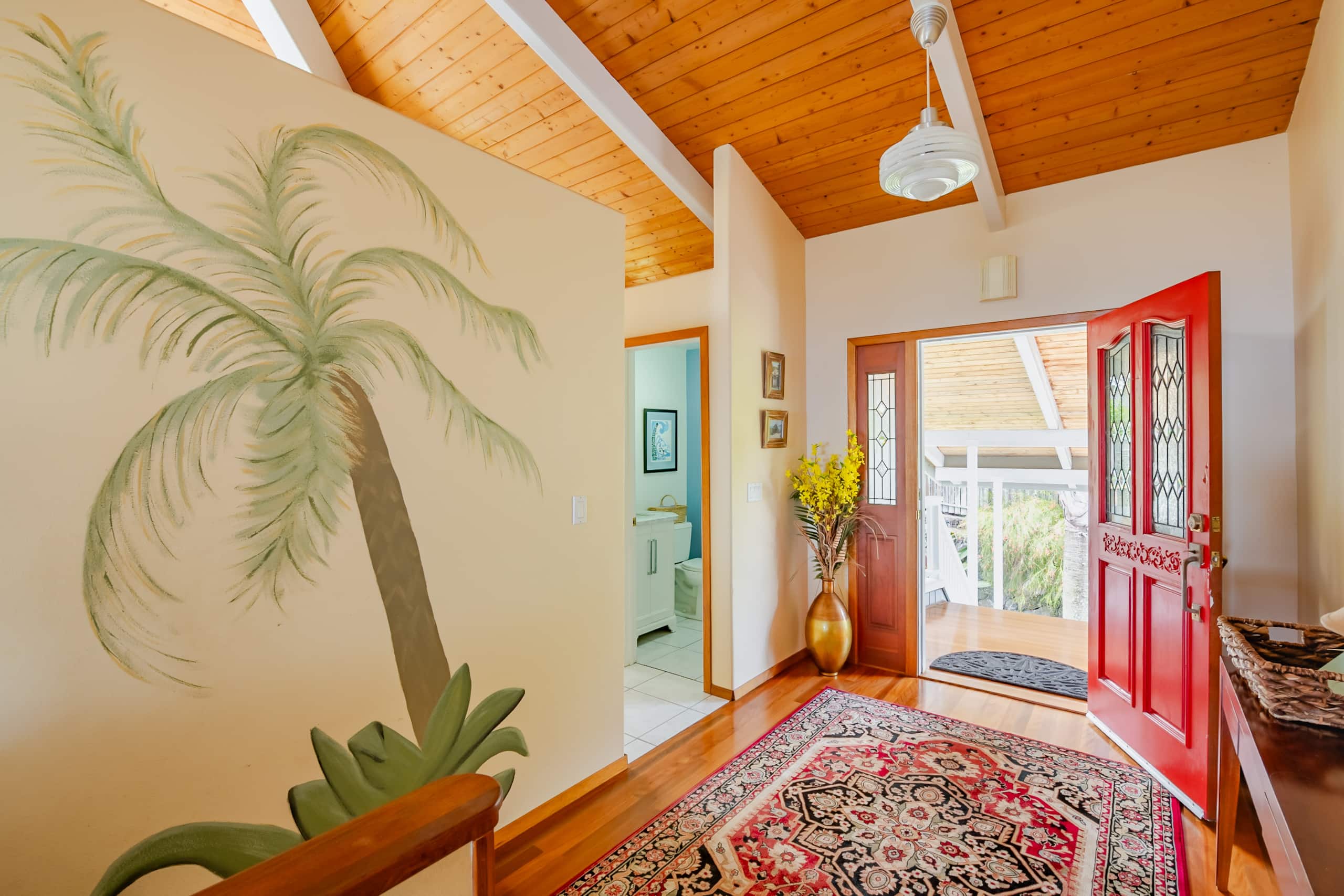 Home in Kailua-Kona · ★4.83 · 3 bedrooms · 4 beds · 2.5 baths - Image 3