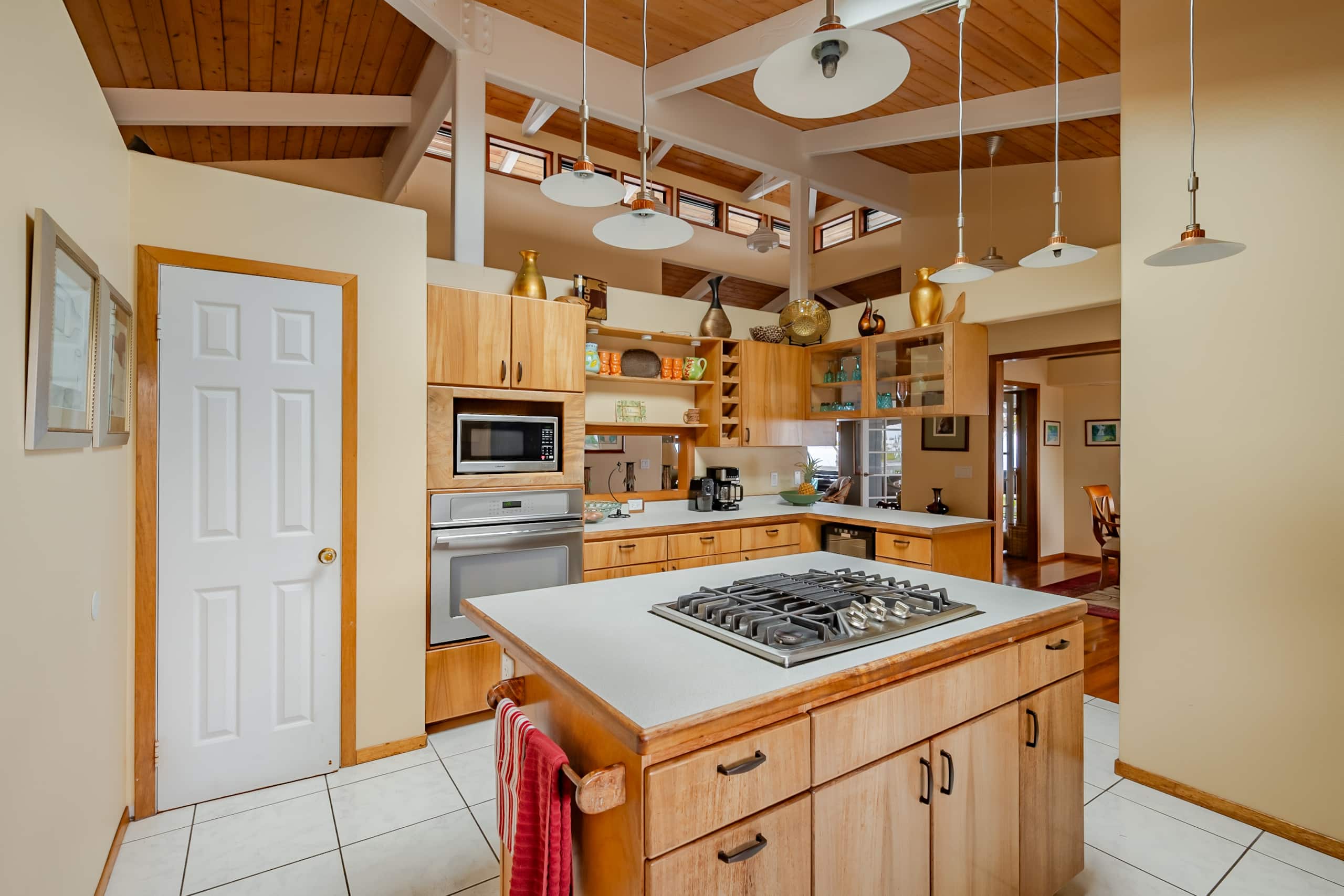 Home in Kailua-Kona · ★4.83 · 3 bedrooms · 4 beds · 2.5 baths - Image 10
