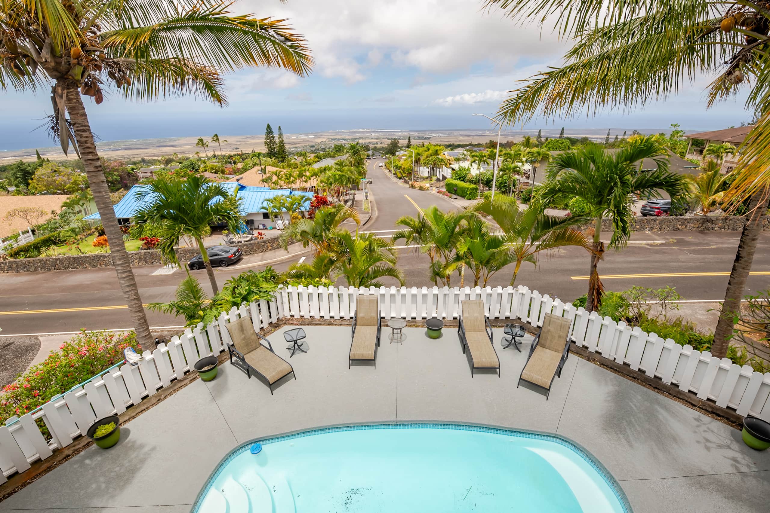 Home in Kailua-Kona · ★4.83 · 3 bedrooms · 4 beds · 2.5 baths - Image 33