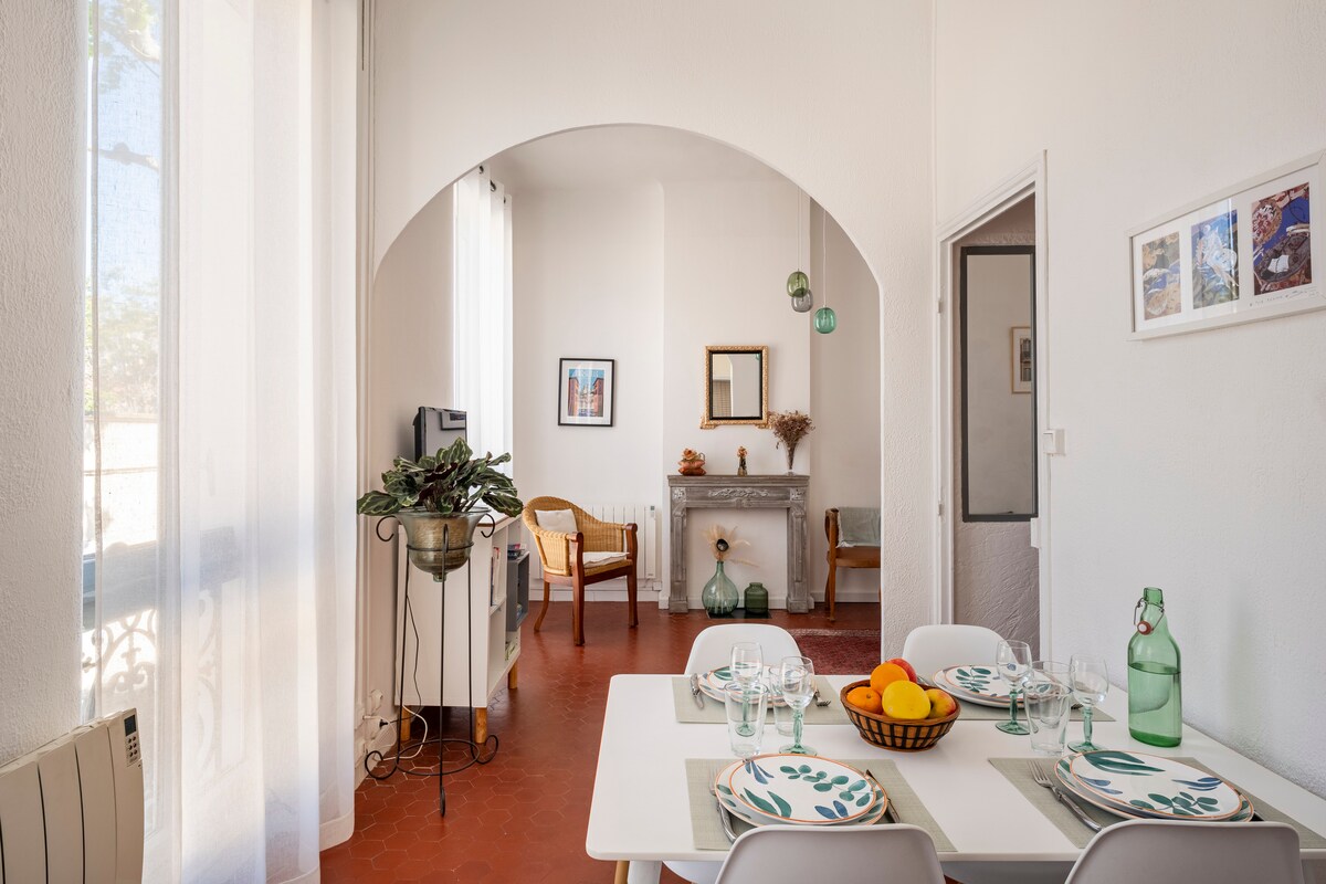 Airbnb performant: Charming 2-bedroom - Garage - Rated 3 stars à Marseille 4e Arrondissement