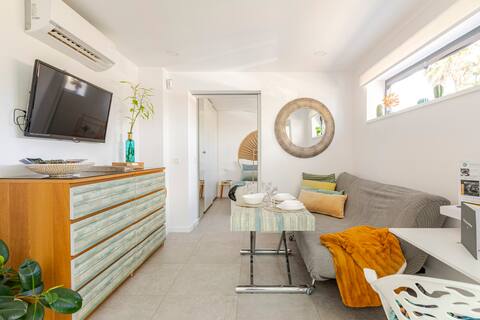 Lovely apartment on residential private street