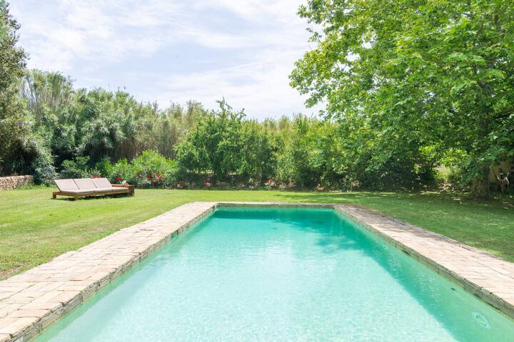 Costa Brava Gem: Large Stylish Villa,Pool & Garden gallery image 3