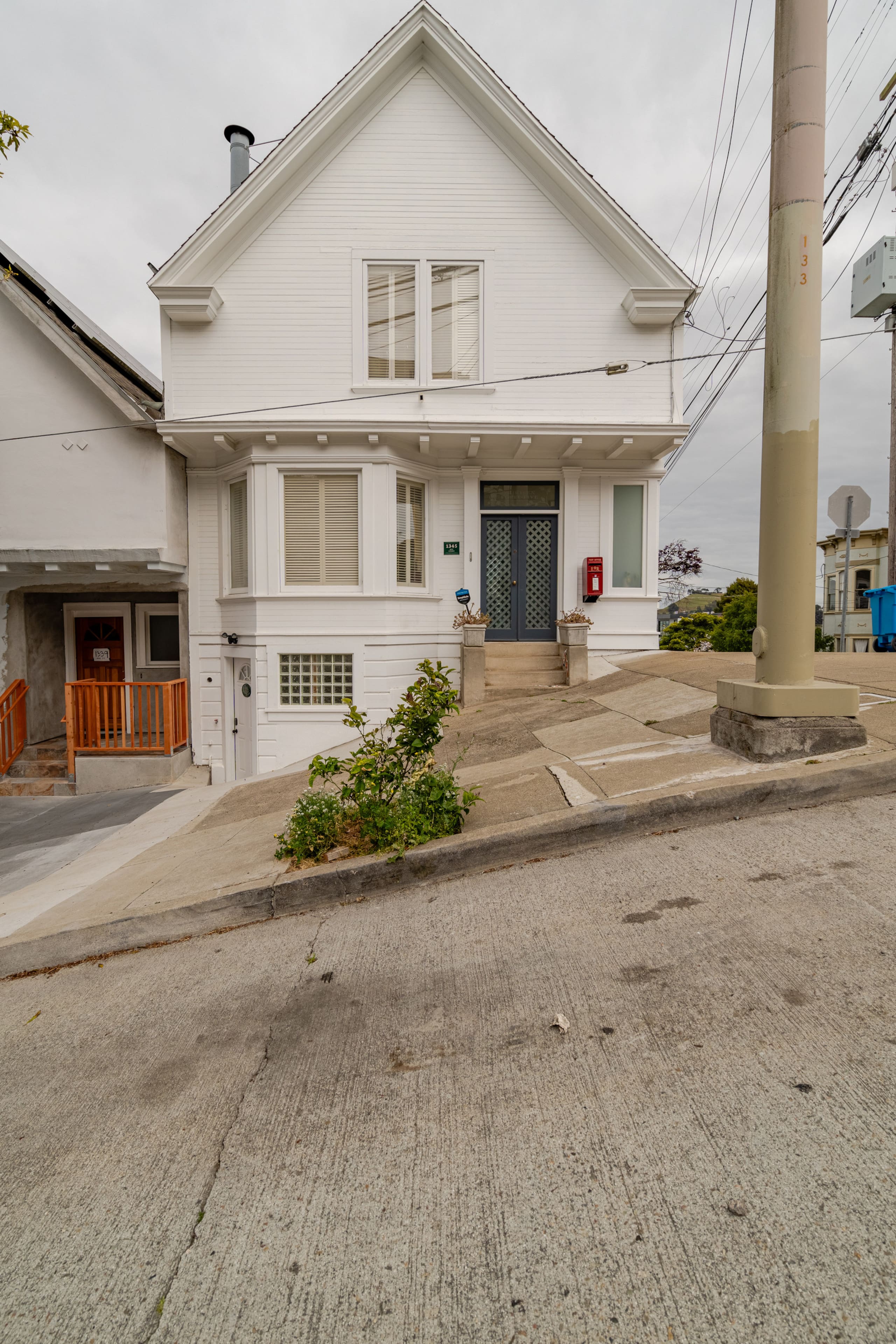 Home in San Francisco · ★4.92 · 2 bedrooms · 4 beds · 2 baths - Image 20