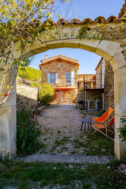 L'Arbre d 'Alice - Character house with pool