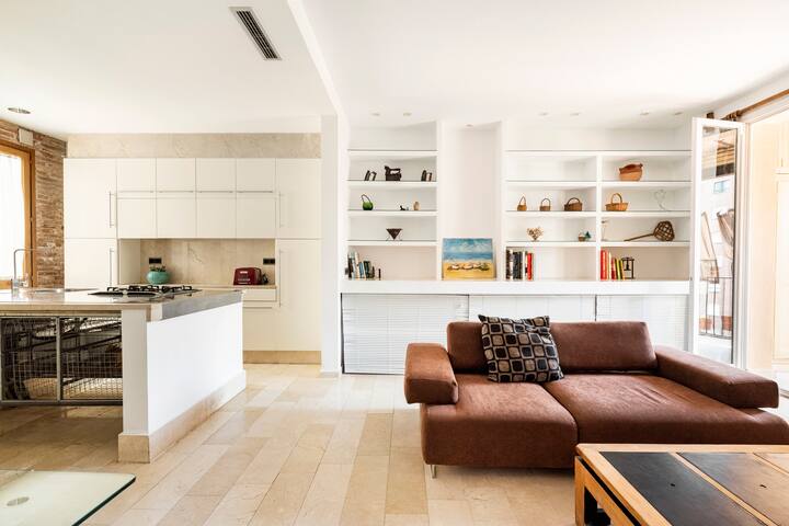 big loft in the heart of Barcelona gallery image 4