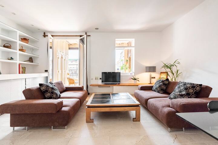 big loft in the heart of Barcelona gallery image 2