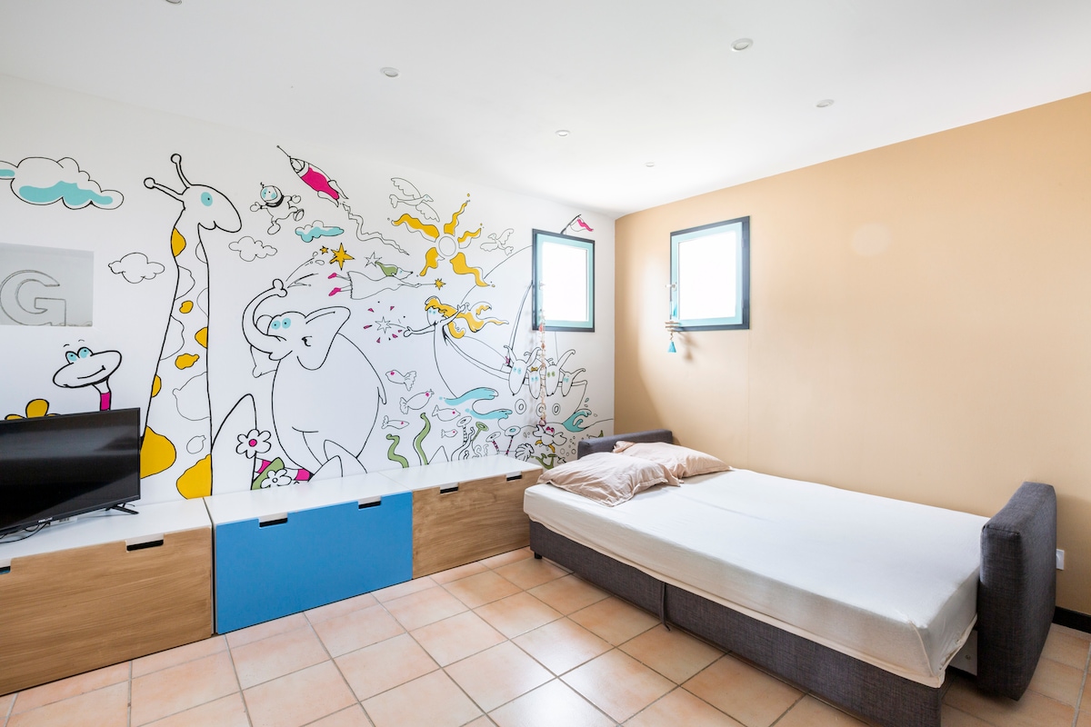 Kitanda halisi cha sofa