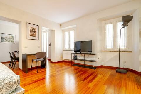 Top Airbnb: The house at the Columns - NavigliApartments in Milano
