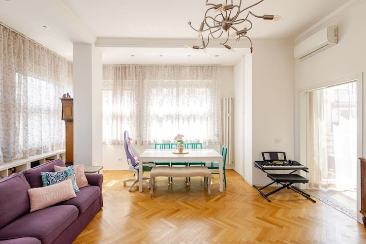 Spacious apartment in the heart of the city gallery image 4