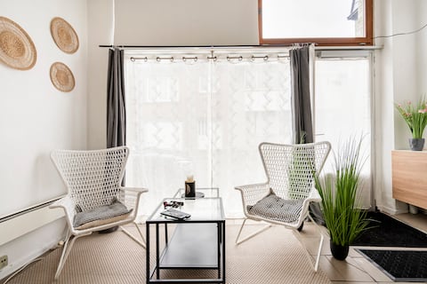 2-room studio: 1 living room/kitchen and 1 bedroom