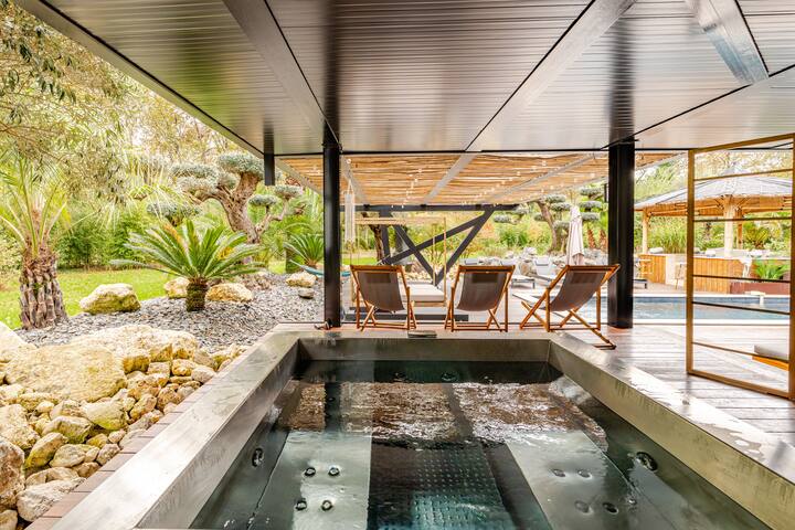 Villa with heated pool, hot tub & sauna gallery image 2