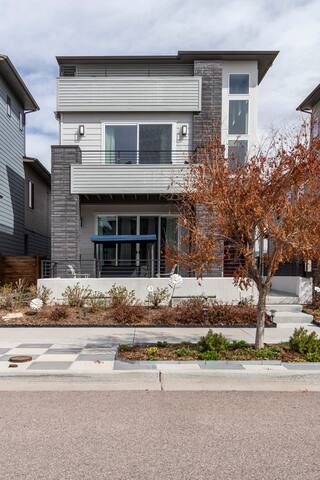 Central park close Airport and Downtown Denver gallery image 2