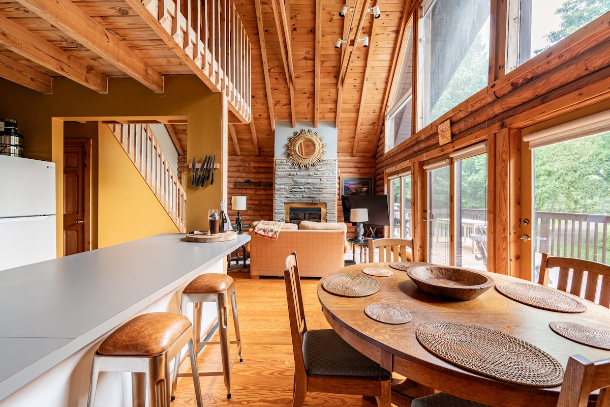 Catskills log cabin in the sky with mountain views Cabins for Rent in
