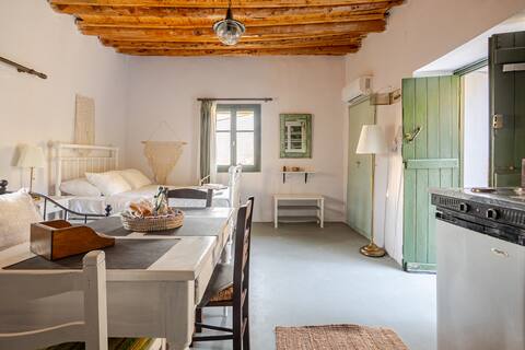 Chloros summer house