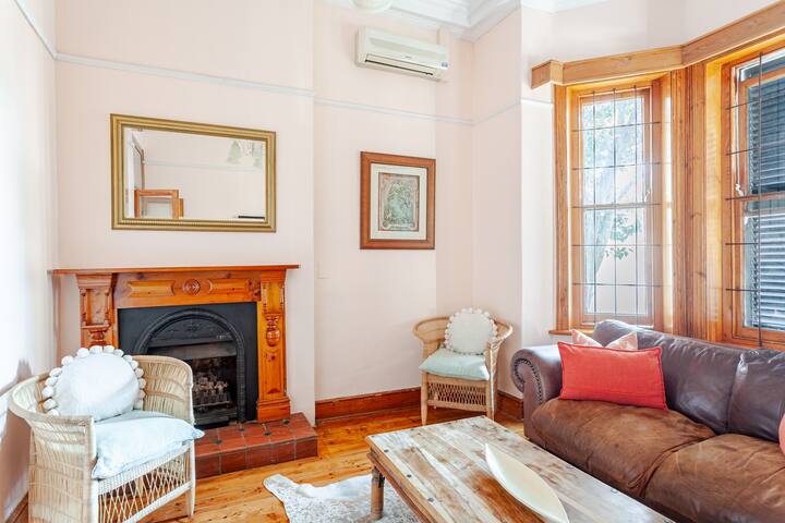 Cape Town Heritage Home with Table Mountain View gallery image 4