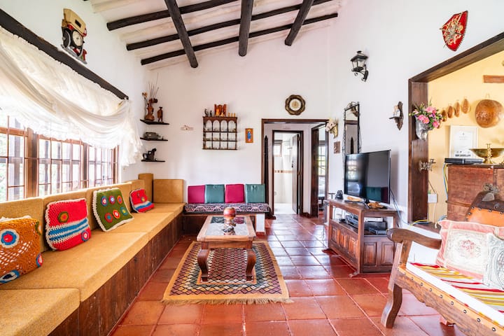 Home In City Center 4bdms 2 Baths, Parking 3 Cars - Villa de Leyva