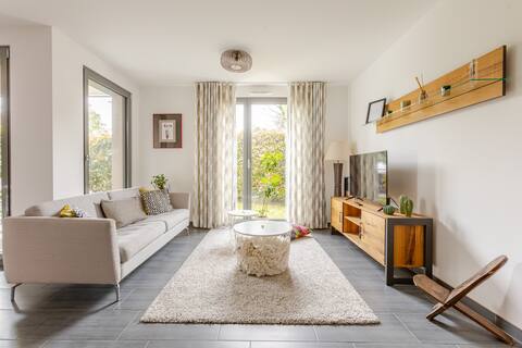 Stunning apartment, terrace, garden and parking