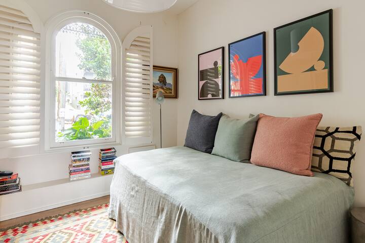 Stylish Light Filled Paddington Street Terrace gallery image 5