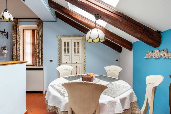 Splendid Penthouse in the Heart of Milan gallery image 2