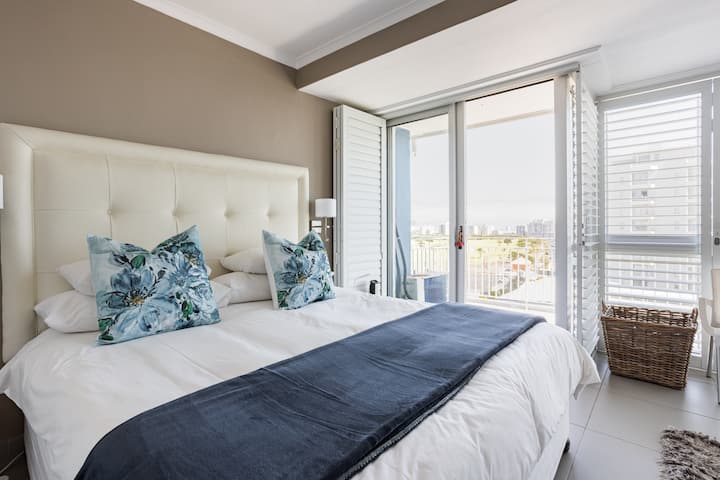Main bedroom with King Bed