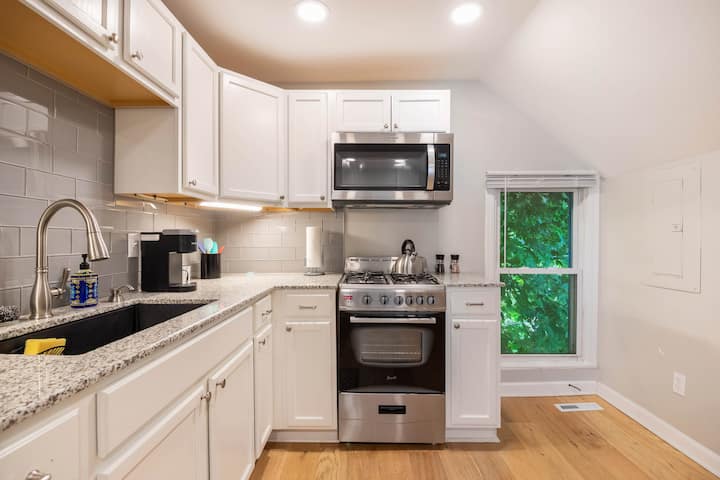 Downtown King Bed Suite- Very Walkable - Buffalo, NY