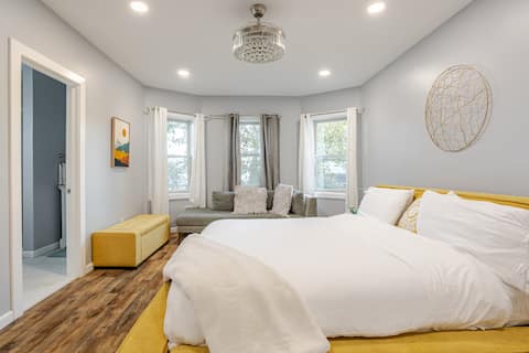 AnchorHouse:KngSte/Drivway/Wlk2Bch/BchBadgs/PGrill