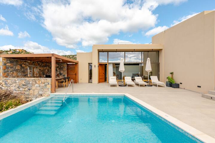 Mirabella Hills | Villa Lato with Private Pool