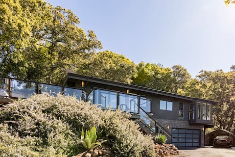 Hilltop Oasis | Spacious • Firepit • Hot Tub