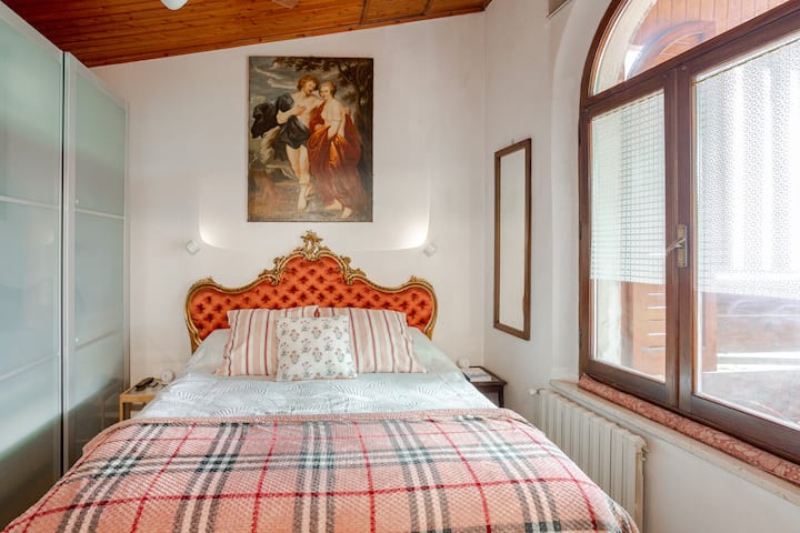 საძინებელი 1