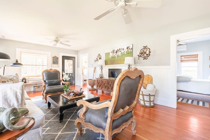 Historic Ranch Retreat |Pool, Pizza Oven & Privacy - ロス・バナス, CA