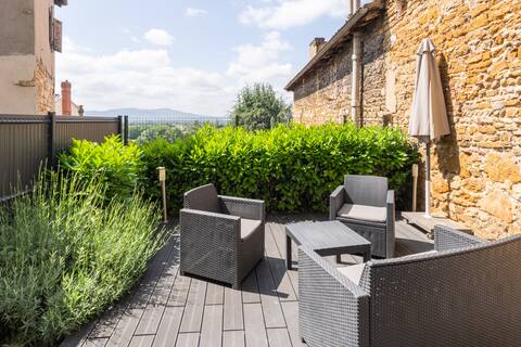 Trevoux: Lovely loft with terrace