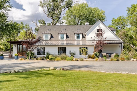 The Ranch House – Pool, Hot Tub & Fire Pit Retreat