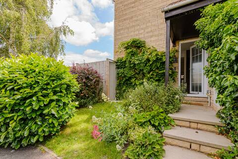 Beautiful 1-bedroom home in Broadway