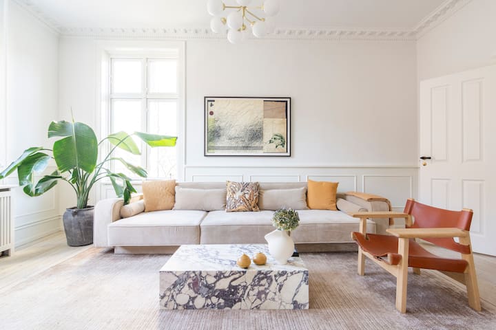 Gorgeous apartment in central Frederiksberg!