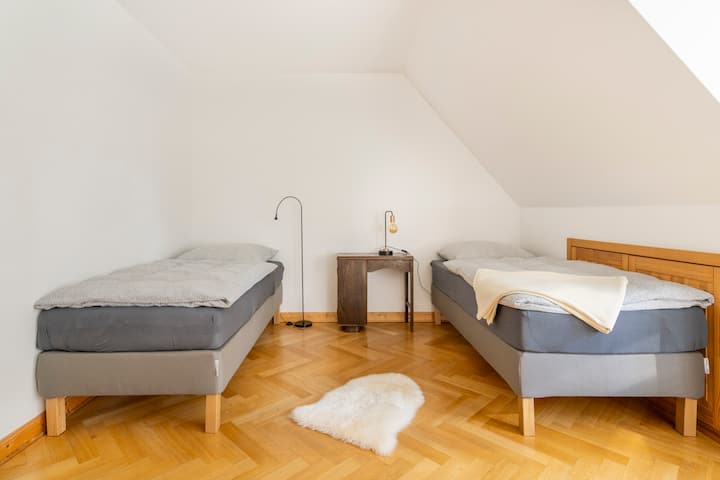 Schlafzimmer 6