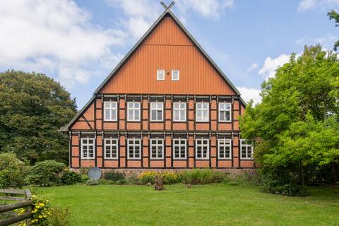 idyllic green, 500 sqm, 18 beds, group rooms