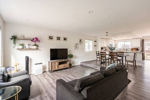 23754-Stunning 3/2.5 Home Nestled in Hayward Hills