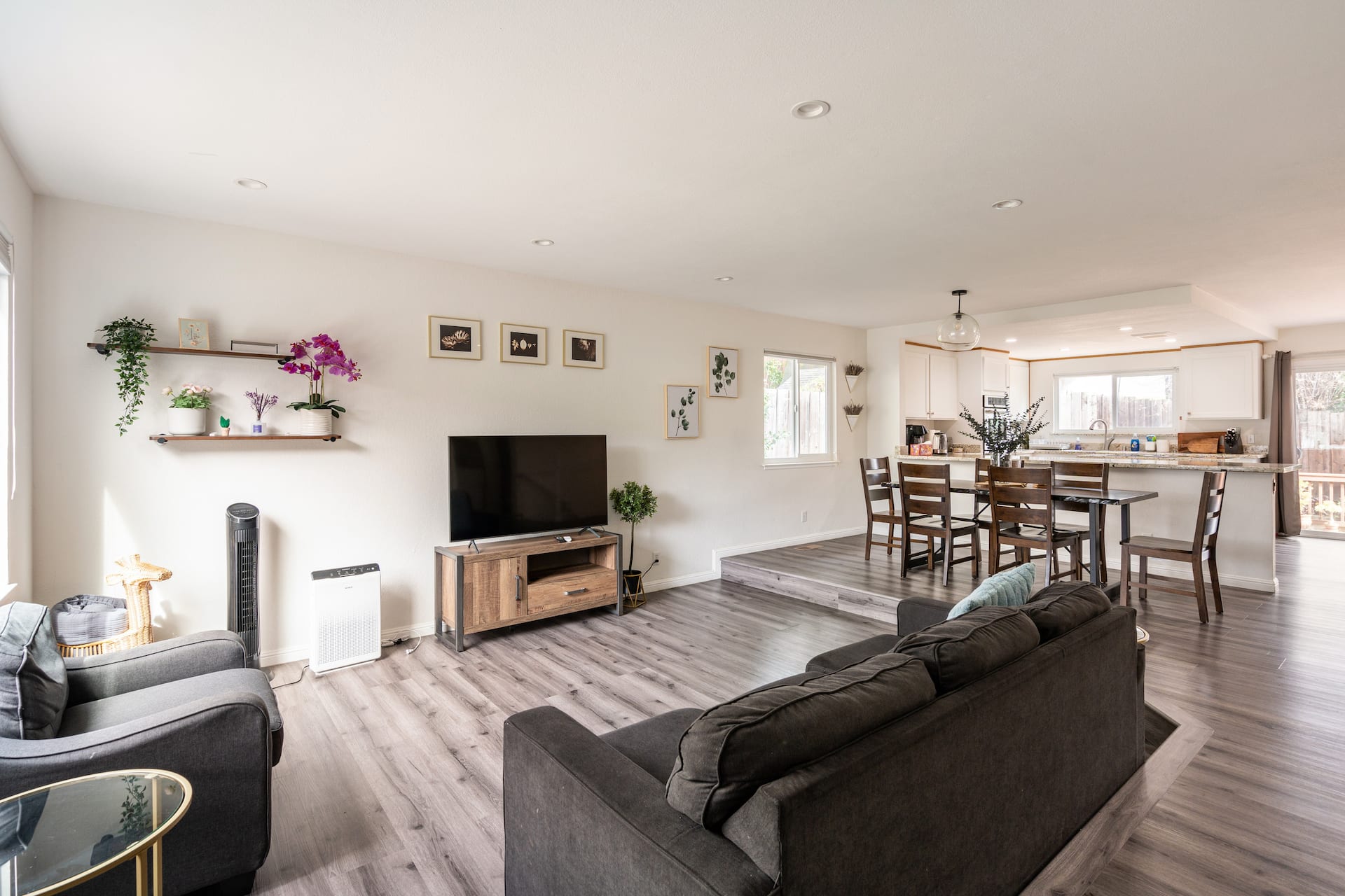 23754-Stunning 3/2.5 Home Nestled in Hayward Hills