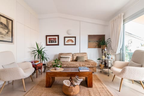 Enjoy the privacy and tranquility of this designer penthouse in Gran Canaria