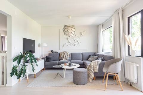 Popular Airbnb listing: Large familiy-friendly villa close to beach in Sydväst