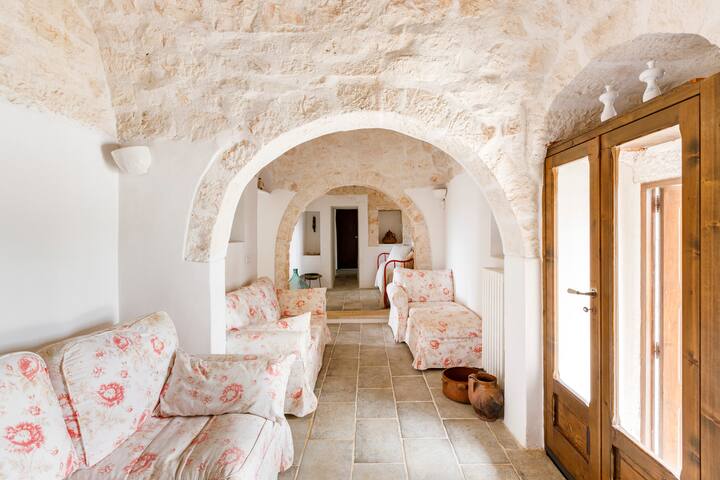 “Trullo dei loti” in Valle d’Itria con piscina gallery image 5