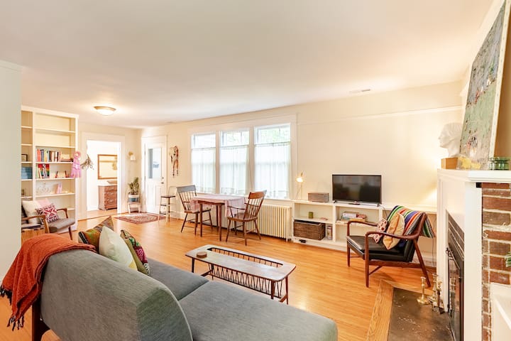 Calma Azul ~ A Retreat In The Heart Of C-ville - Charlottesville, VA
