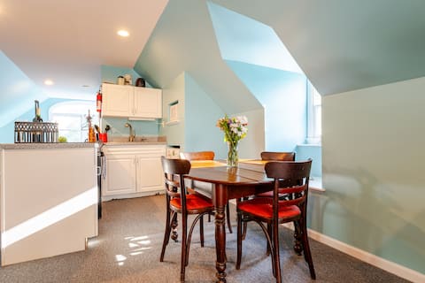 Mt. Parnassus vineyard studio guest house
