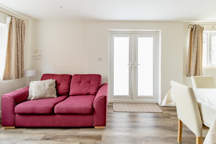 Adorable 1-bedroom Guesthouse With Free Parking - Warwickshire
