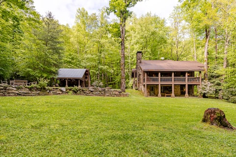 2 Cabins + Waterfall View, Hiking Trails, Firepit