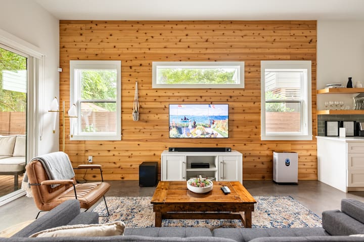 Modern East ATX Home | Near COTA & Downtown